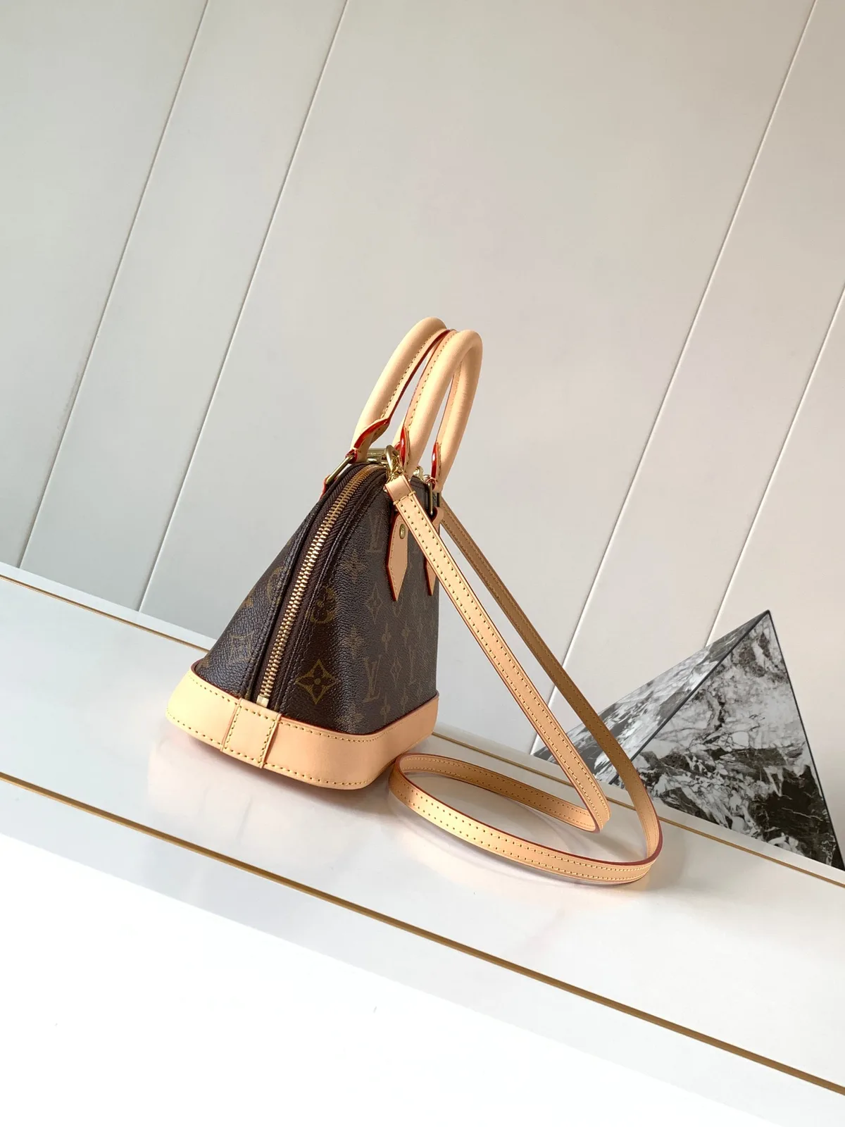 Louis Vuitton Alma M53152