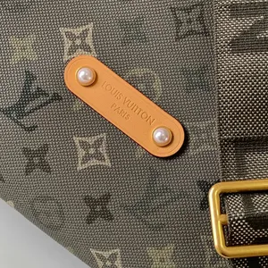 Louis Vuitton METIS M27181