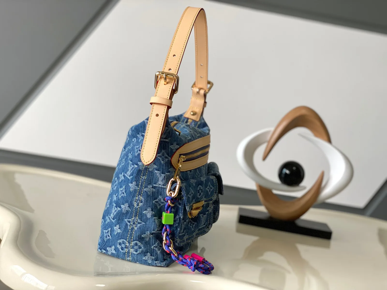 Louis Vuitton BAGGY ITEM017