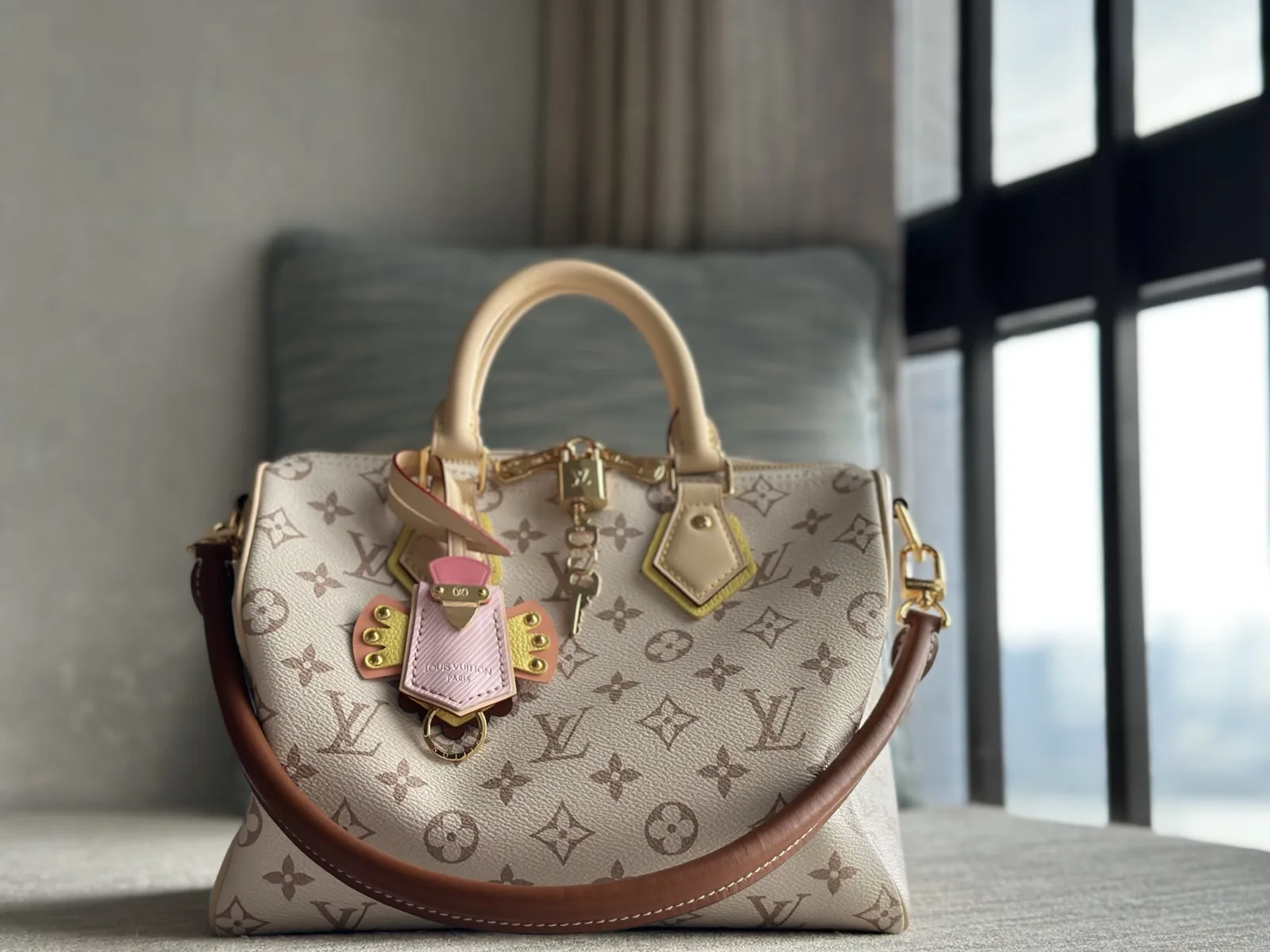 Louis Vuitton SPEEDY BANDOULI RE 25 Bag M2A038