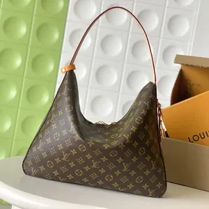Louis Vuitton Bag M12098
