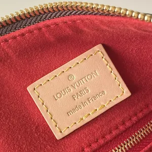 Louis Vuitton Bag M12098