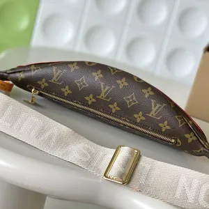 Louis Vuitton bumbag M46784