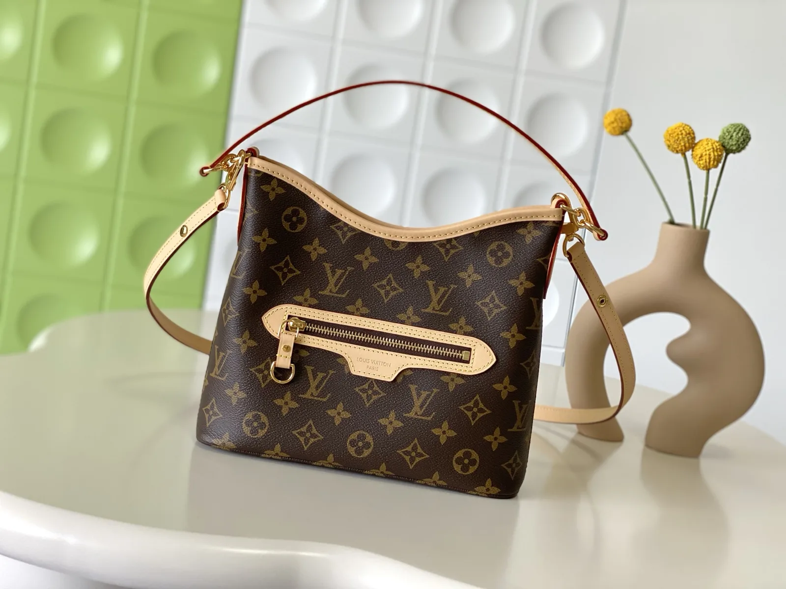 Louis Vuitton Lineup BB Bag M28423