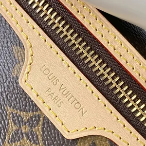 Louis Vuitton Lineup BB Bag M28423