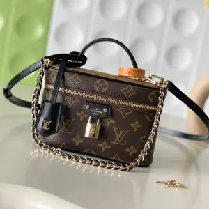 Louis Vuitton Vanity Chain Pouch M47125