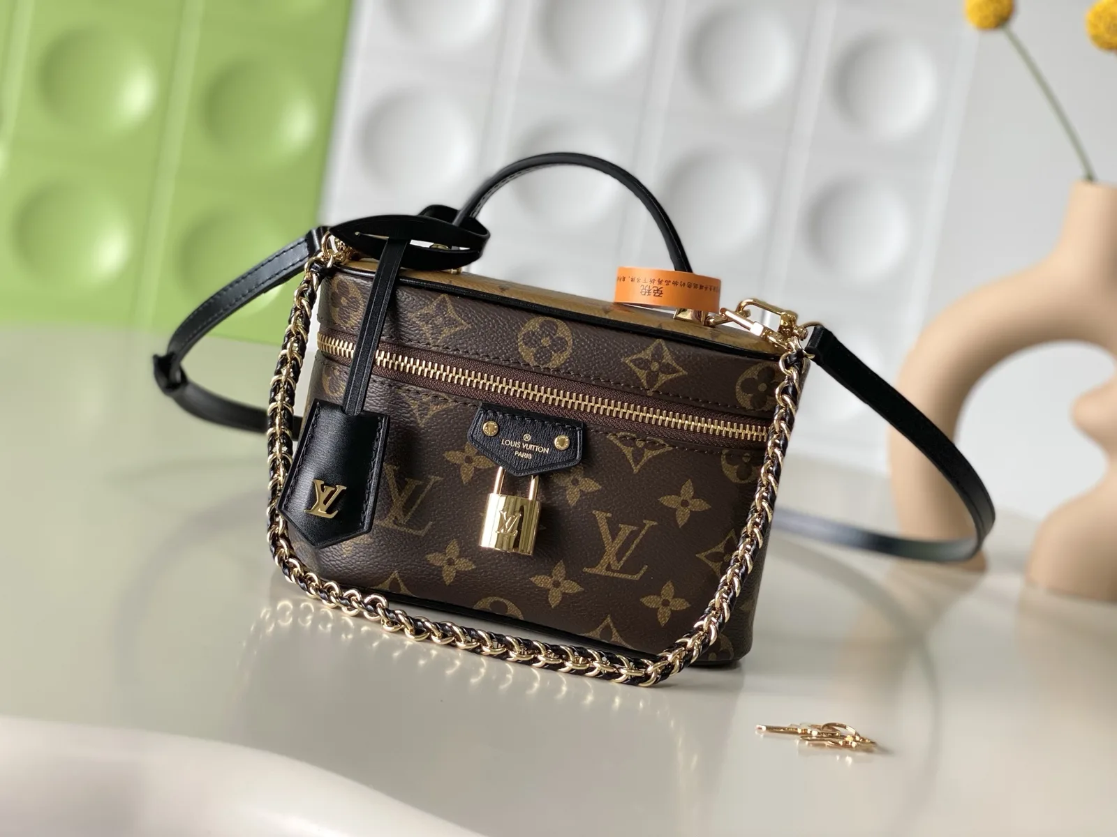 Louis Vuitton Vanity Chain Pouch M47125