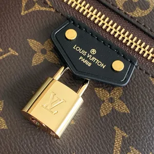 Louis Vuitton Vanity Chain Pouch M47125