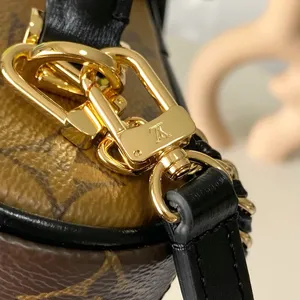 Louis Vuitton Vanity Chain Pouch M47125