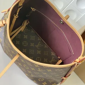 Louis Vuitton Bag M46203
