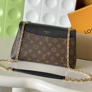 Louis Vuitton Madeleine Bag M28610