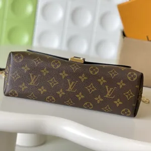 Louis Vuitton Madeleine Bag M28610