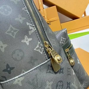 Louis Vuitton Discovery PM Bag M29769