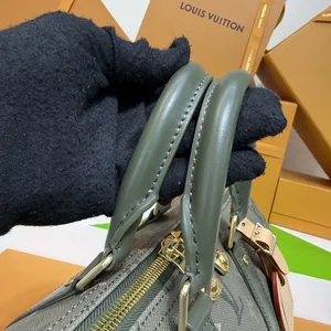 Louis Vuitton eepall Bandouli re 35 Bag M27054