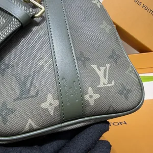 Louis Vuitton eepall Bandouli re 35 Bag M27054