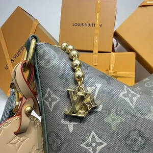 Louis Vuitton VagabondHobo Bag M27181
