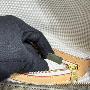 Louis Vuitton VagabondHobo Bag M27181